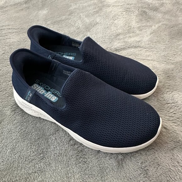 Skechers Slip In Knit Sneakers Shoes Women's size 8 Navy Blue - Picture 1 of 5